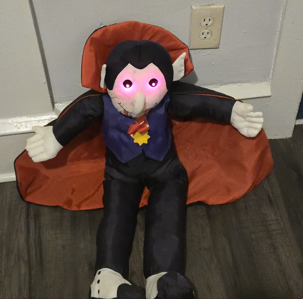 Goffa 36” Dracula Stuffed Nylon Hanging Decoration Lights and Sound